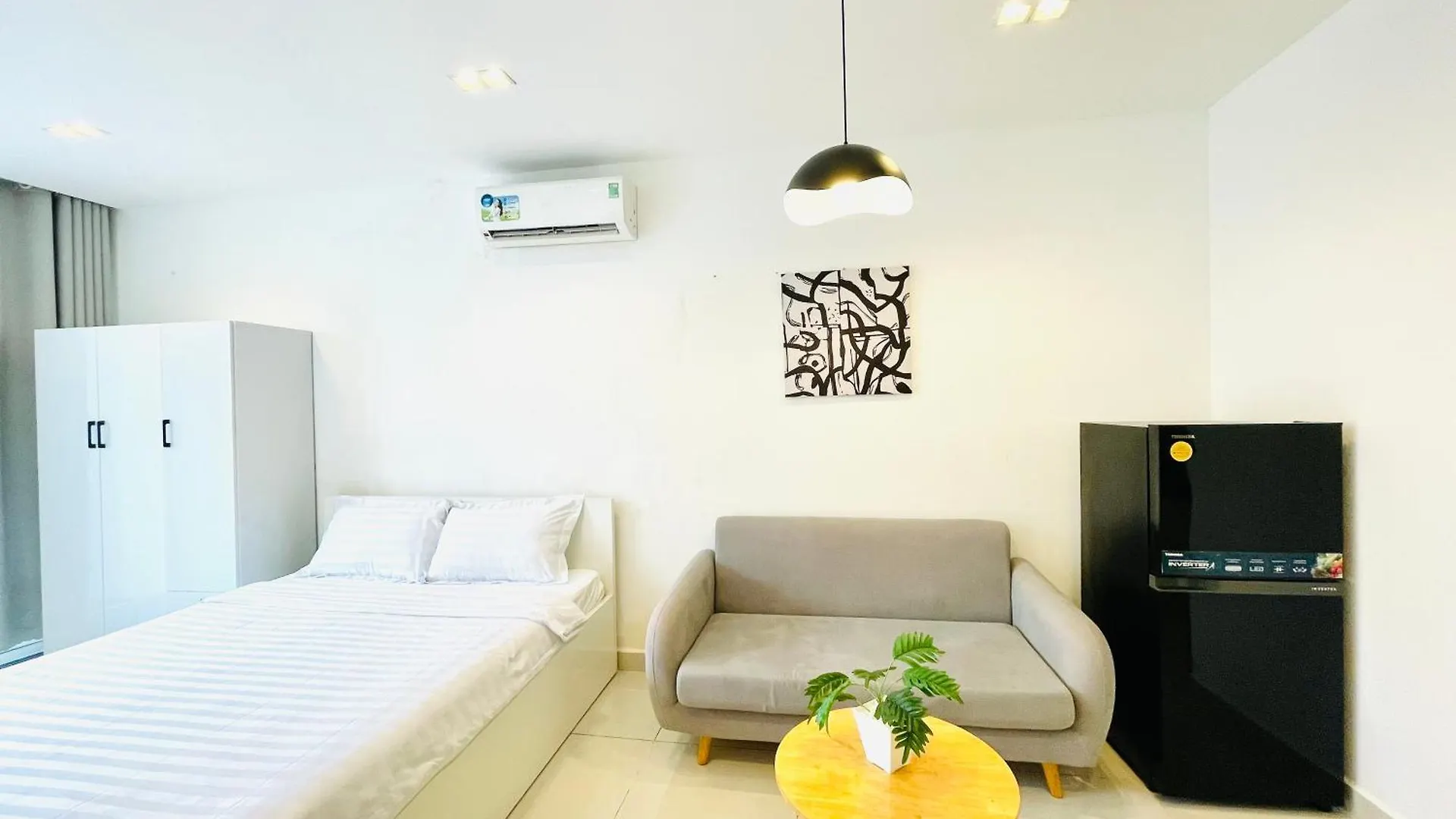 Apartment Can Ho Sky Center Cach San Bay 5P Ho Chi Minh City